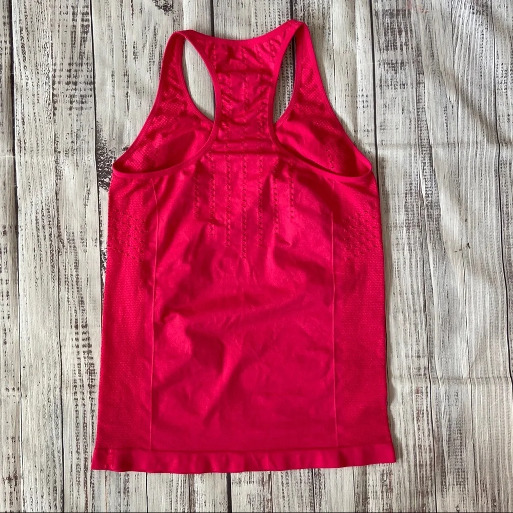 Fabletics Delta Seamless Tank II. Size XSmall - Picture 4 of 7